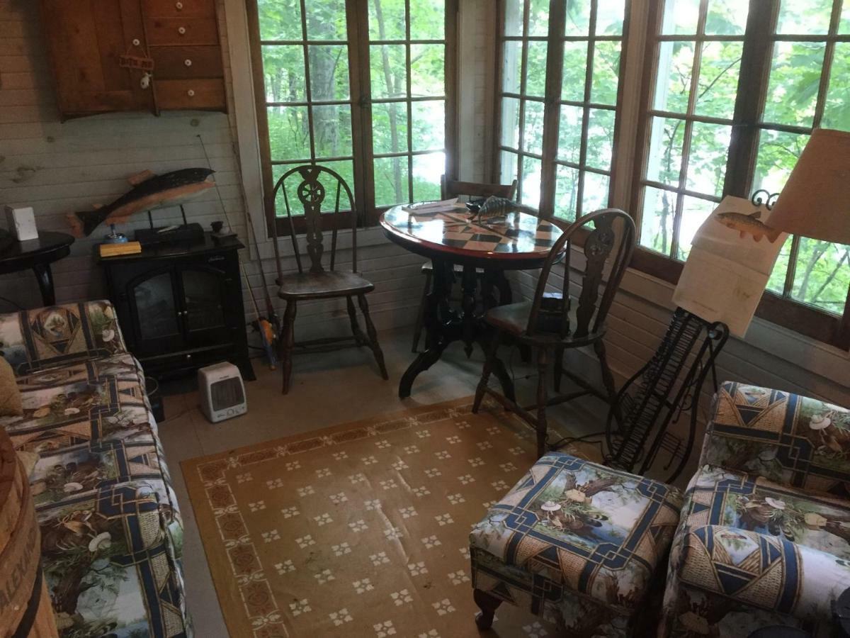 The Carriage House Flat - Downtown Paris Canada Bagian luar foto